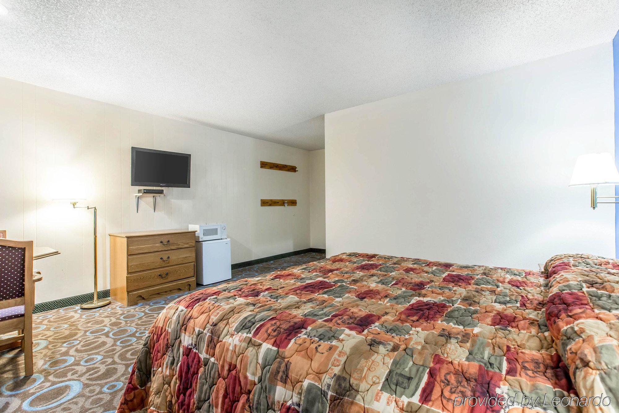 Rodeway Inn Wildwood แมมมอธ เลกส์ ภายนอก รูปภาพ