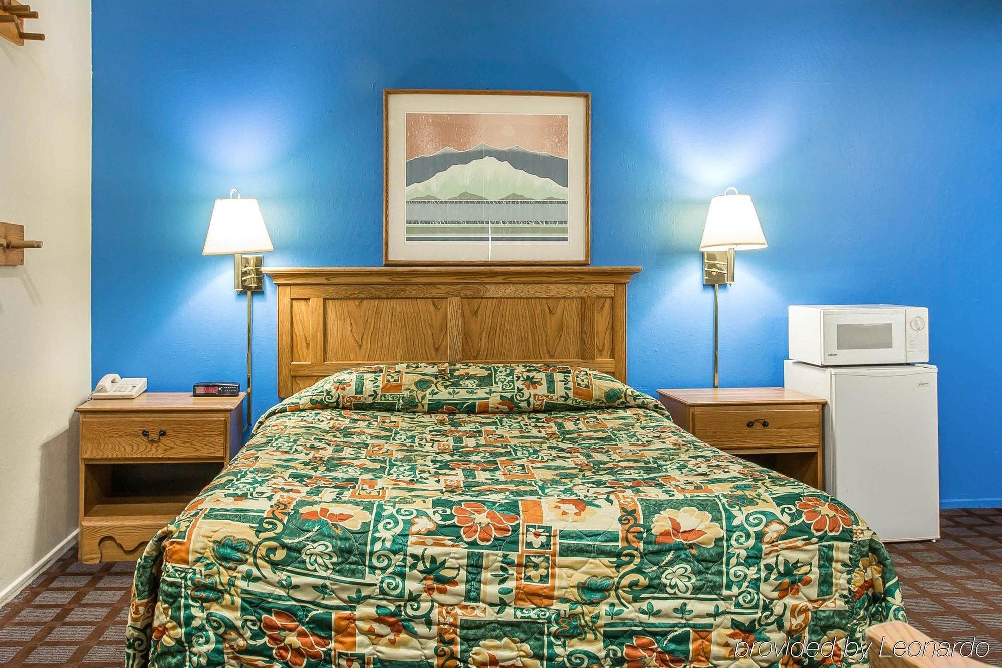 Rodeway Inn Wildwood แมมมอธ เลกส์ ภายนอก รูปภาพ