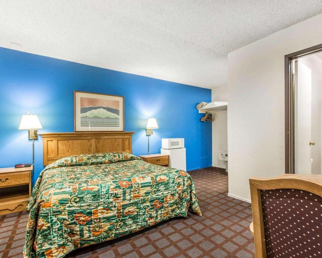 Rodeway Inn Wildwood แมมมอธ เลกส์ ภายนอก รูปภาพ