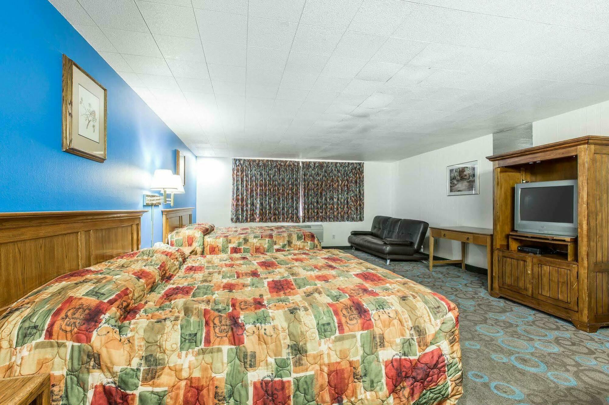Rodeway Inn Wildwood แมมมอธ เลกส์ ภายนอก รูปภาพ